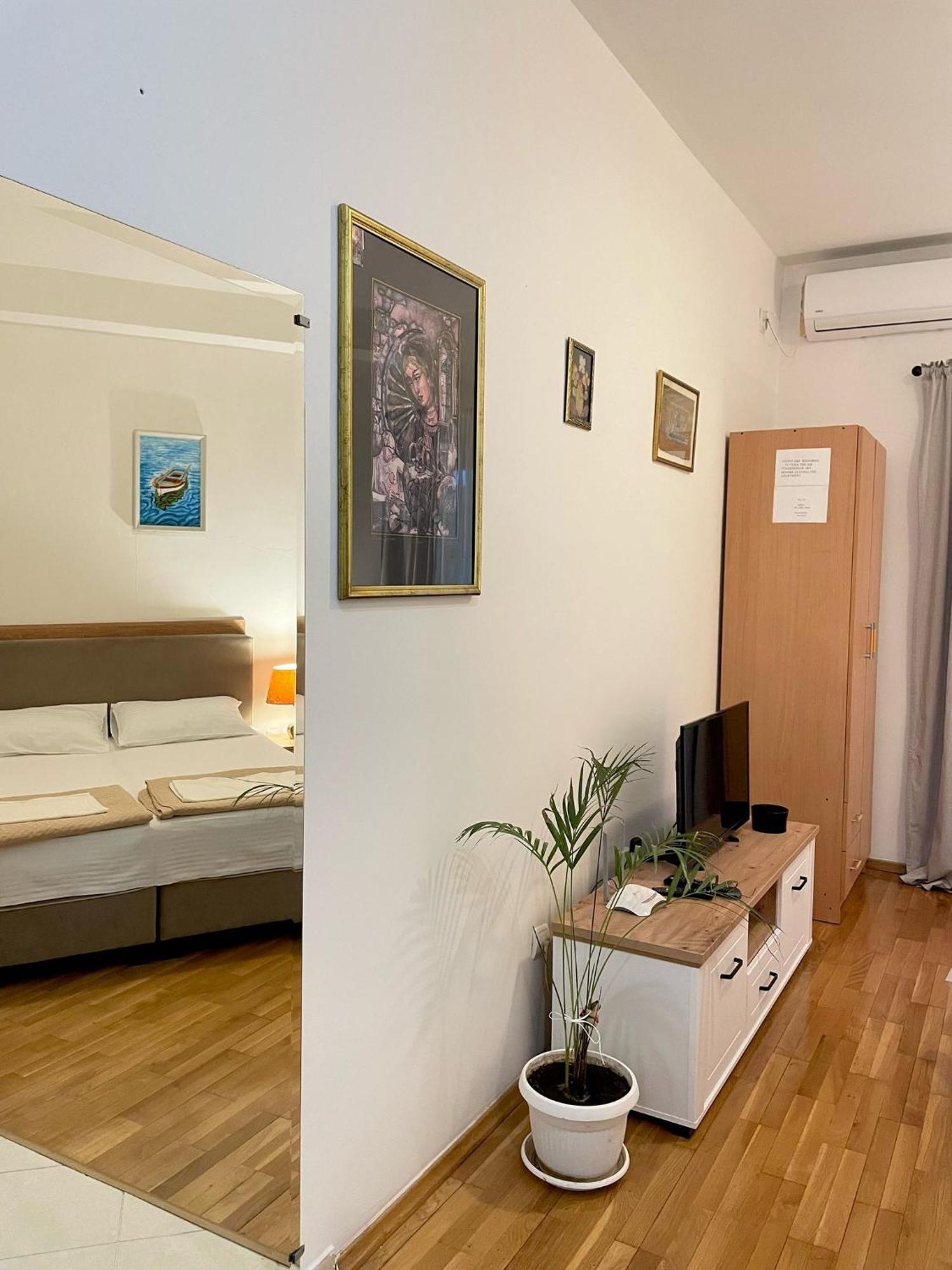 Apartment Kralj Kotor Exterior photo